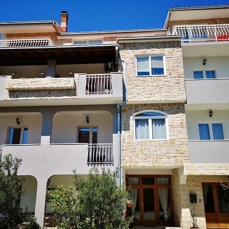 Apartments And Rooms Villa Dona 마카르스카 외부 사진