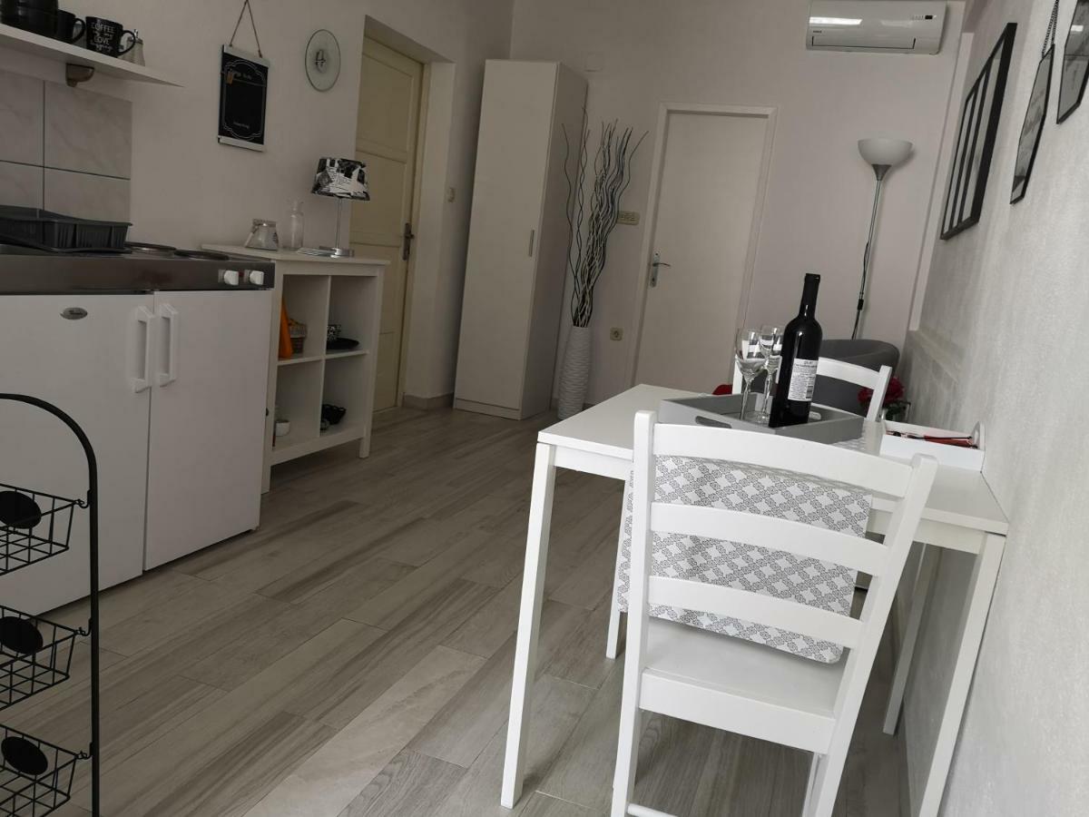 Apartments And Rooms Villa Dona 마카르스카 외부 사진